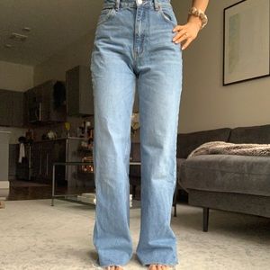 ZARA Hi-Rise Wide Leg Full Length Jean Raw Edge